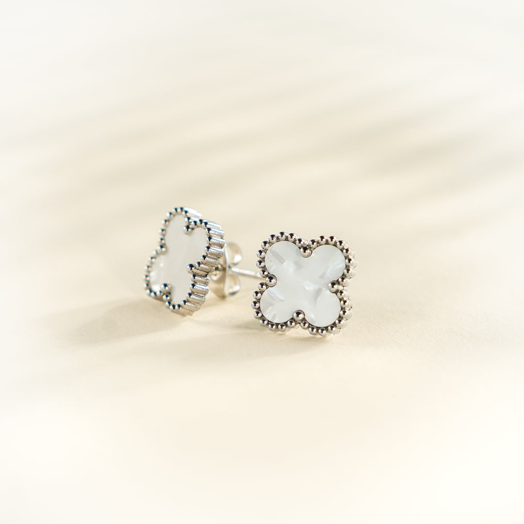 AN'ANASHA OHRSTECKER - programmiert mit der kosmischen Energie Dankbarkeit